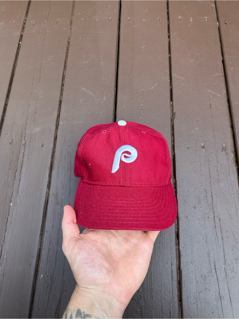 90’s vintage Phillies hat with White 'P' Logo
